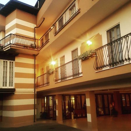 Hotel Trotter Leno Bagian luar foto