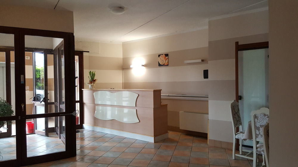 Hotel Trotter Leno Bagian luar foto