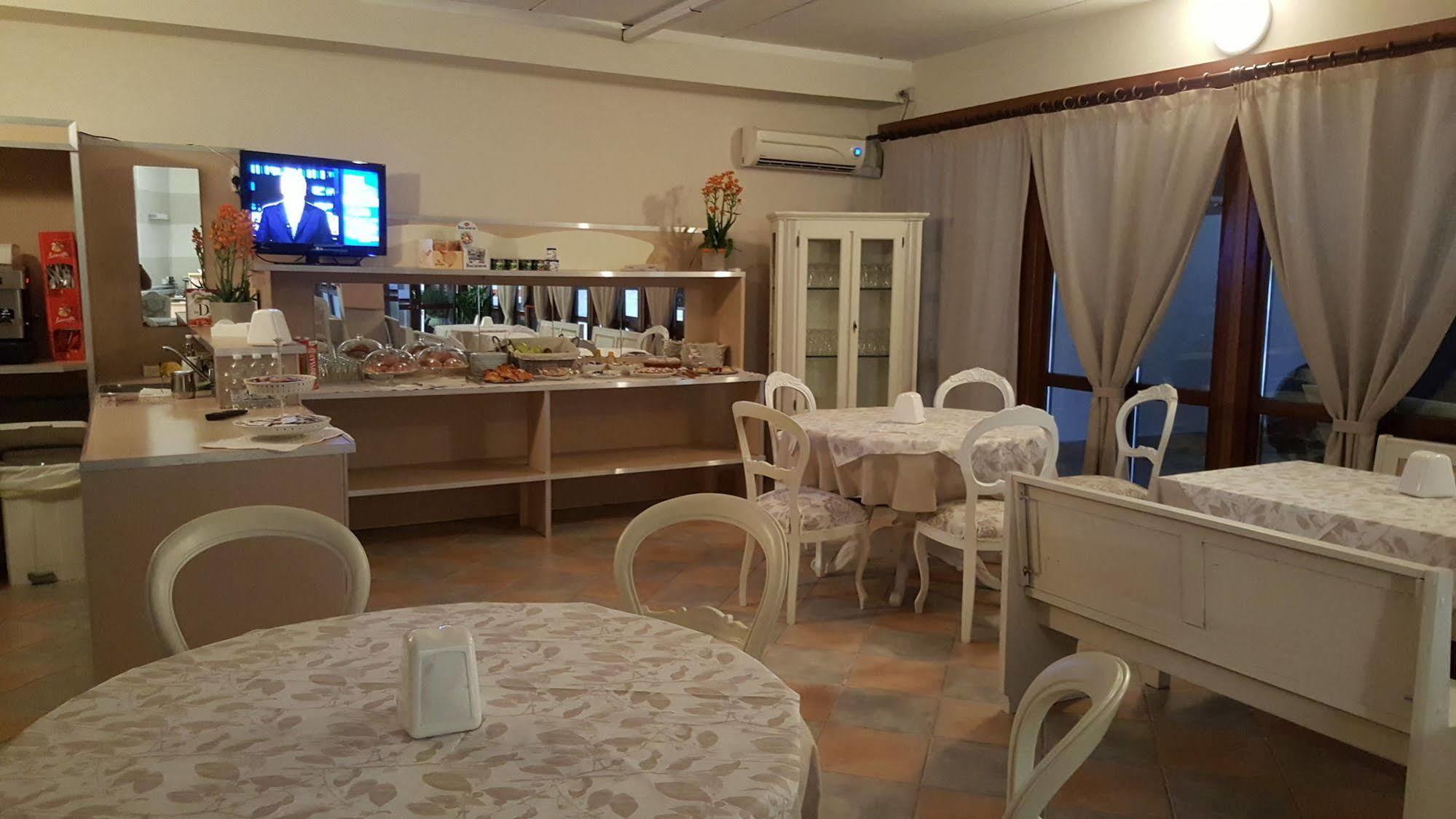 Hotel Trotter Leno Bagian luar foto